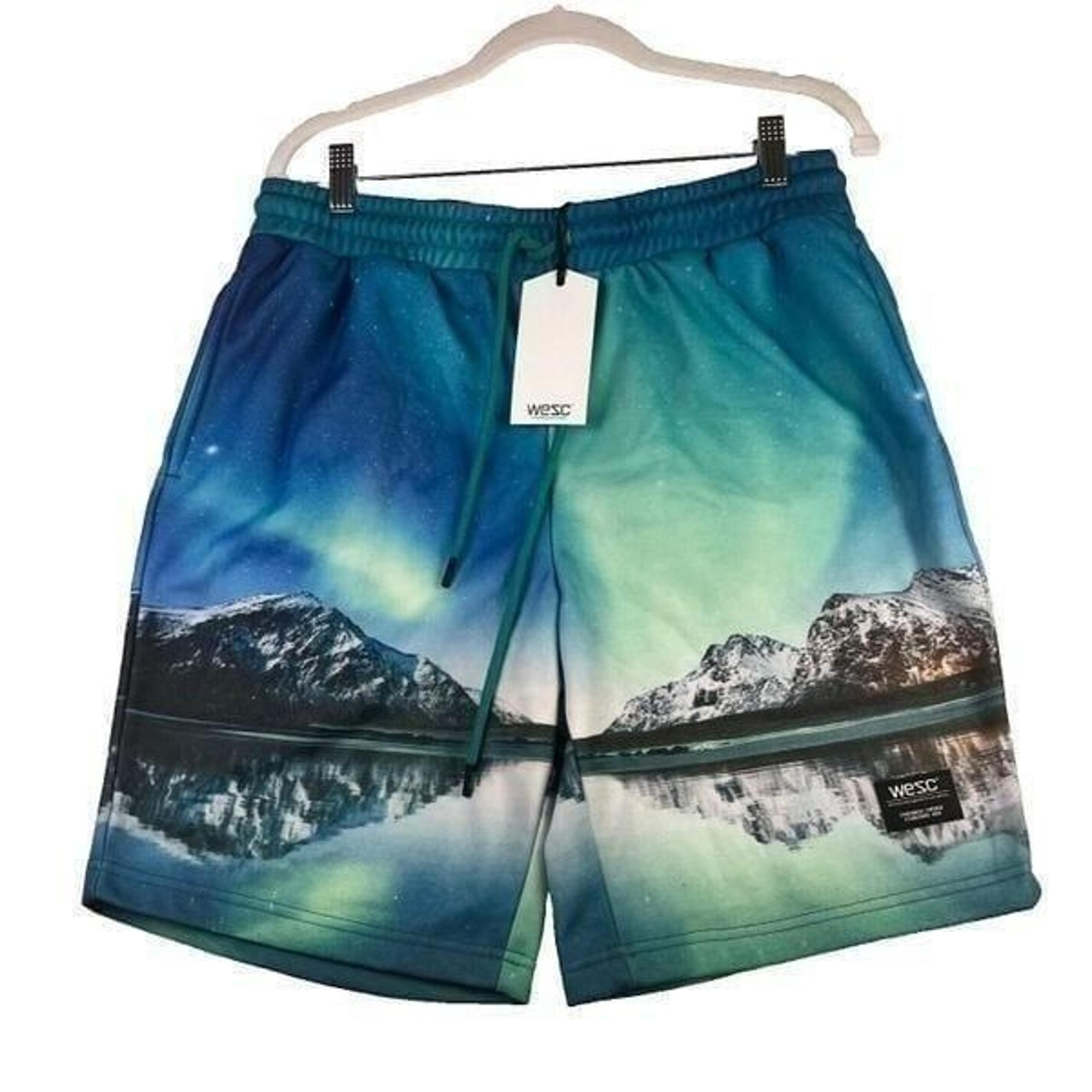 NWT WeSC Northern Lights Aurora Borealis Athletic Shorts Men's Size M/Women's L