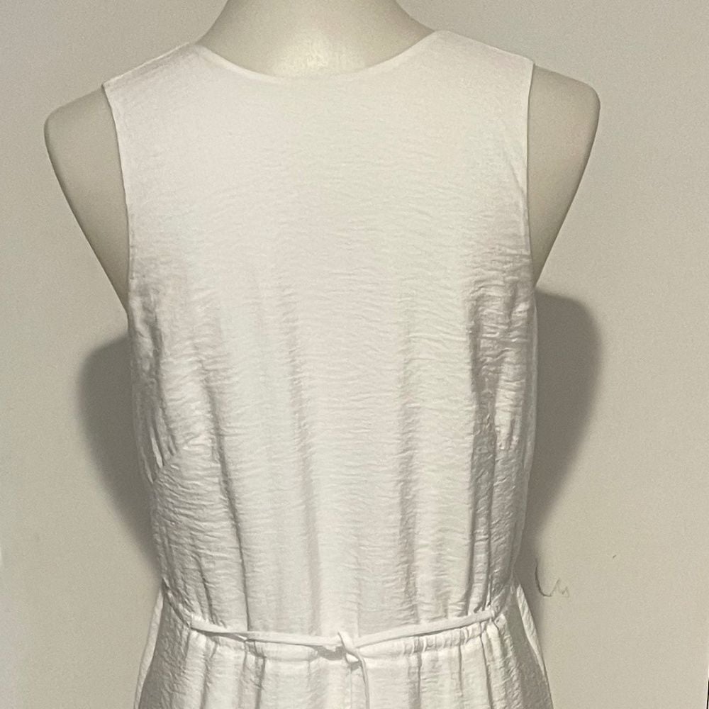 VINCE Optic White Sleeveless Cross Back Dress - size XS.