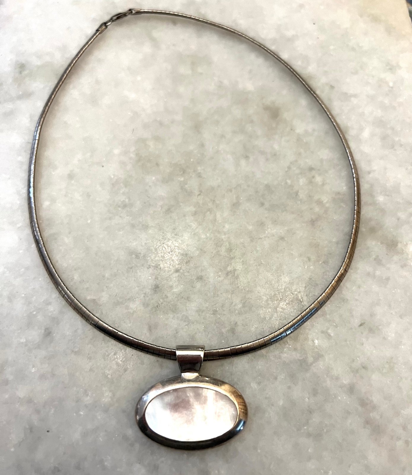 Elegant VTGE Italy Modern Sterling Silver Mother Of Pearl Necklace