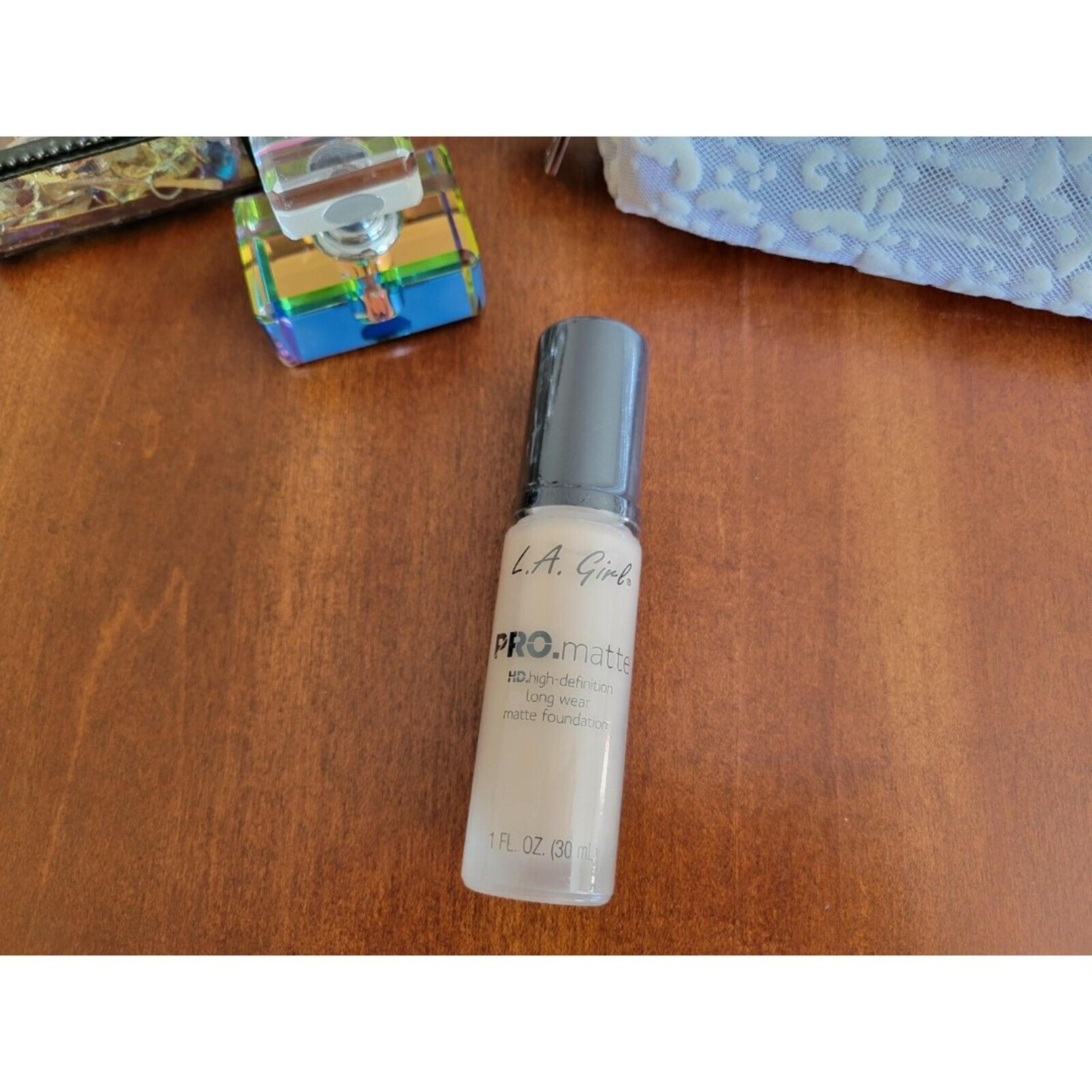 L.A Girl Pro Matte HD Long Wear Matte Liquid Foundation, 1 Oz, Ivory # GLM671