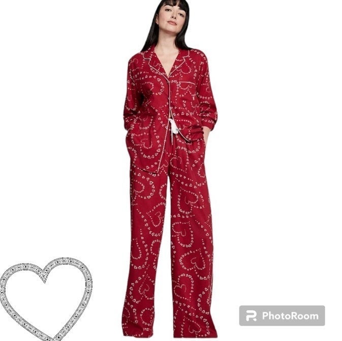 VICTORIA'S SECRET ❤️LARGE, REGULAR LENGTH RED HEARTS Long Flannel Pajama Set❤️