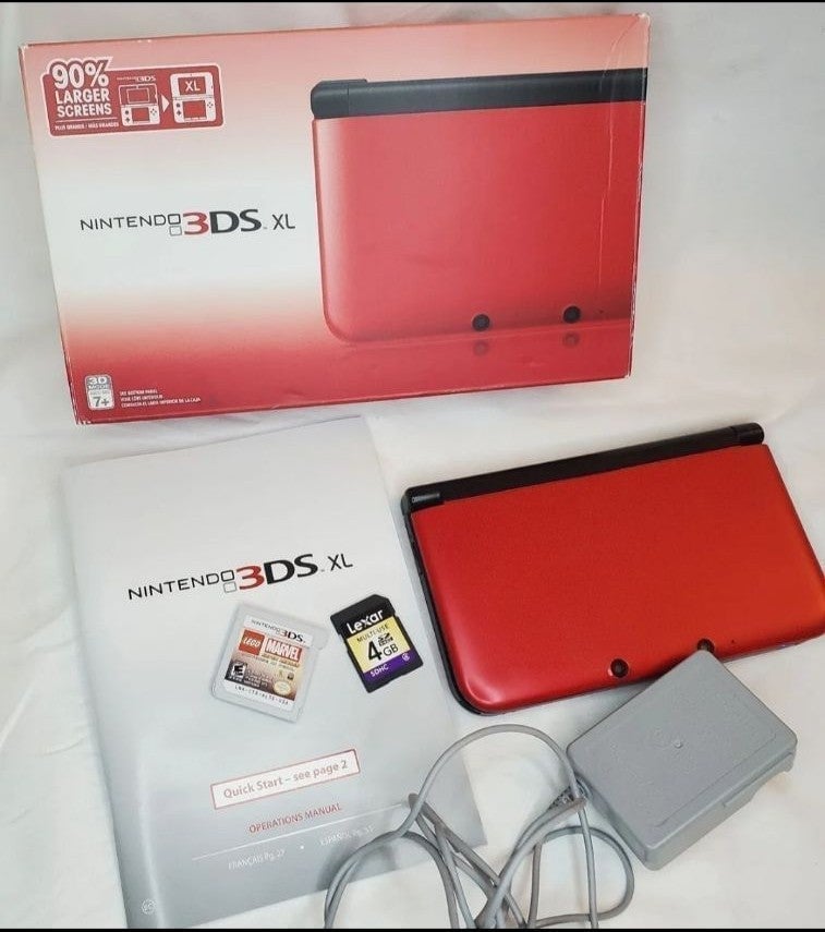 Nintendo 3DS XL in Red