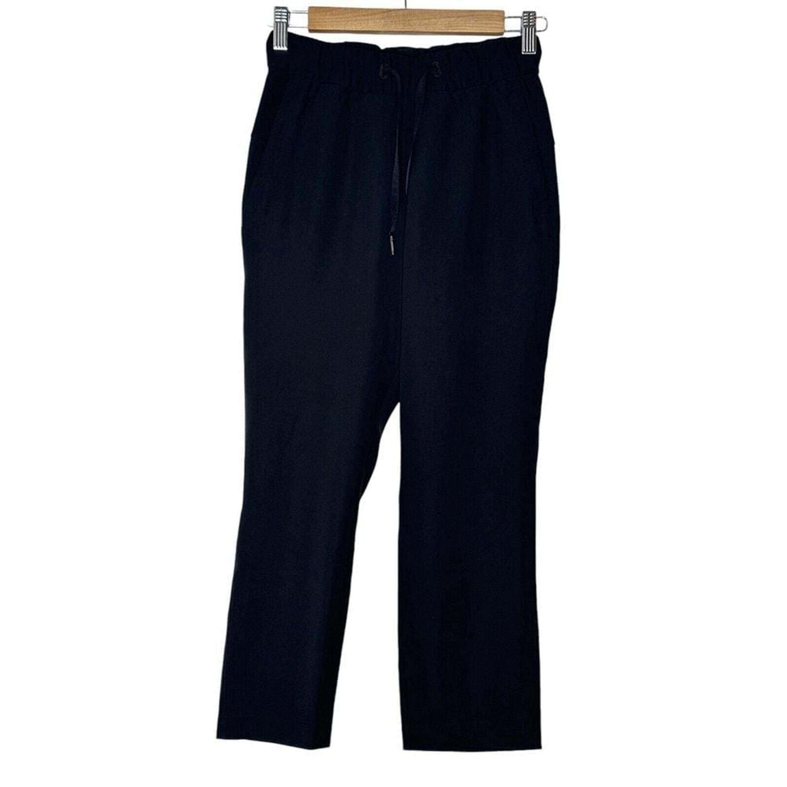 Lululemon Pants Women Black Size 2 Athletic 22" Yoga Gym Crop Stretch Pockets