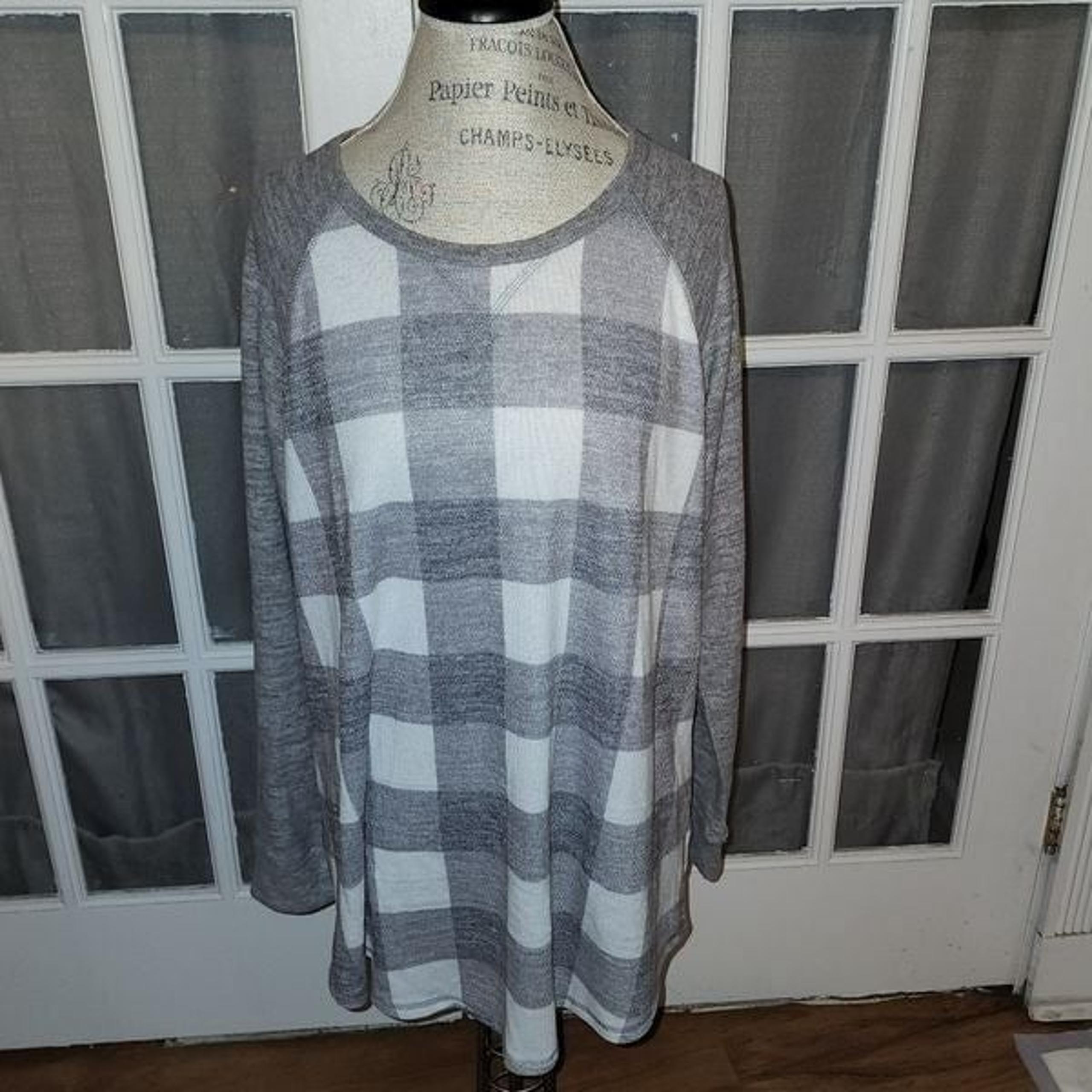 Torrid Womens Super Soft Plush Gray Plaid Raglan Sweater 2 2X