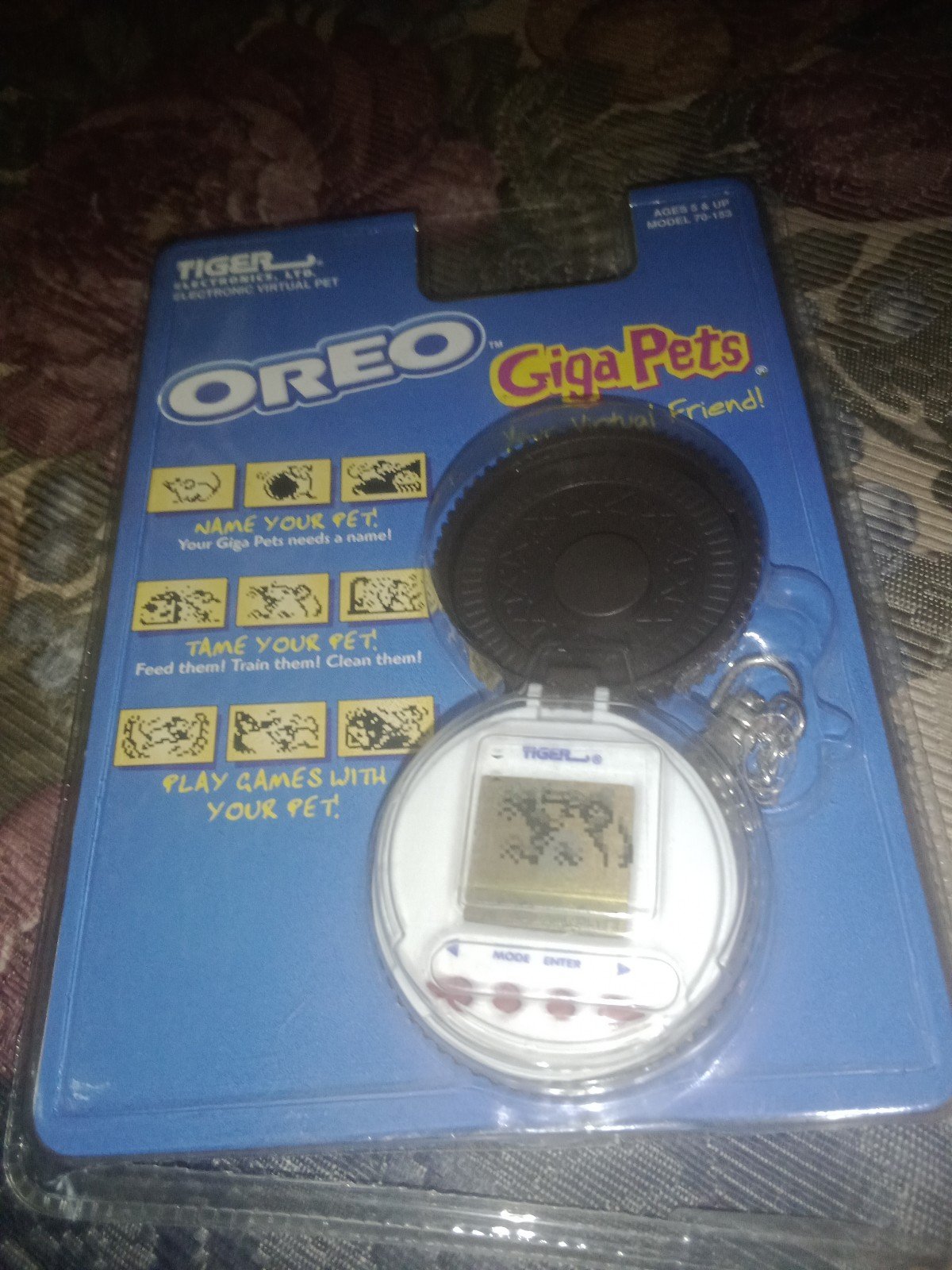 Giga pets oreo