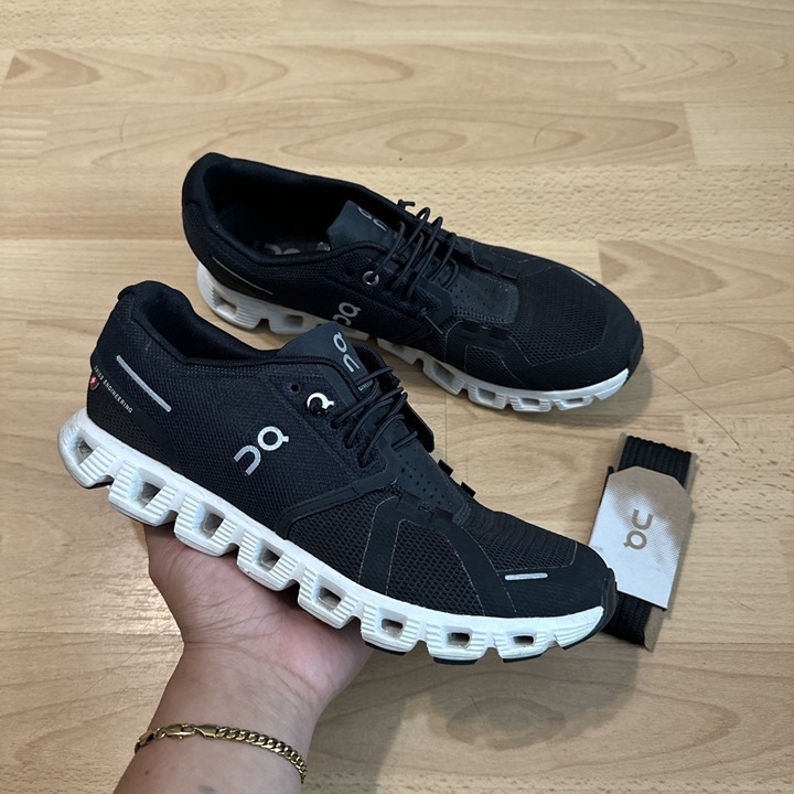On Cloud 5 Shoes Women 9 Black Running Athletic Sneakers Trainers