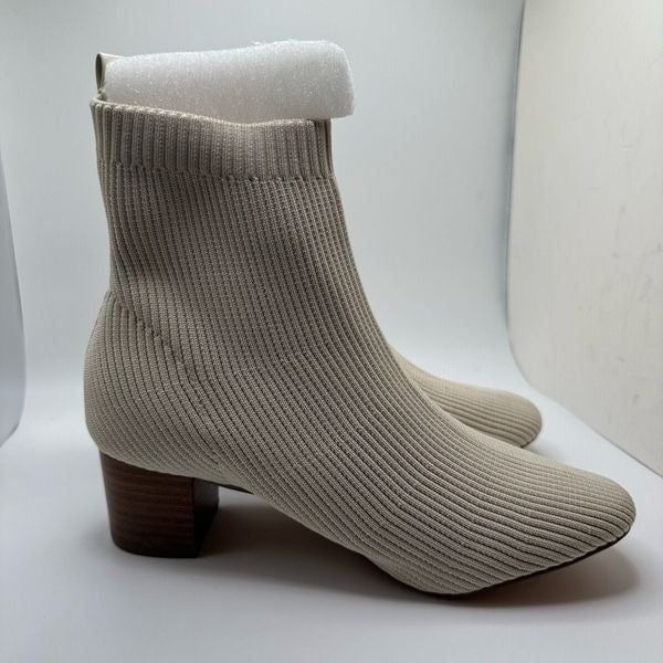 CUSHIONAIRE Women's Neely Stretch bootie +Memory Foam 8 WIDE IVORY