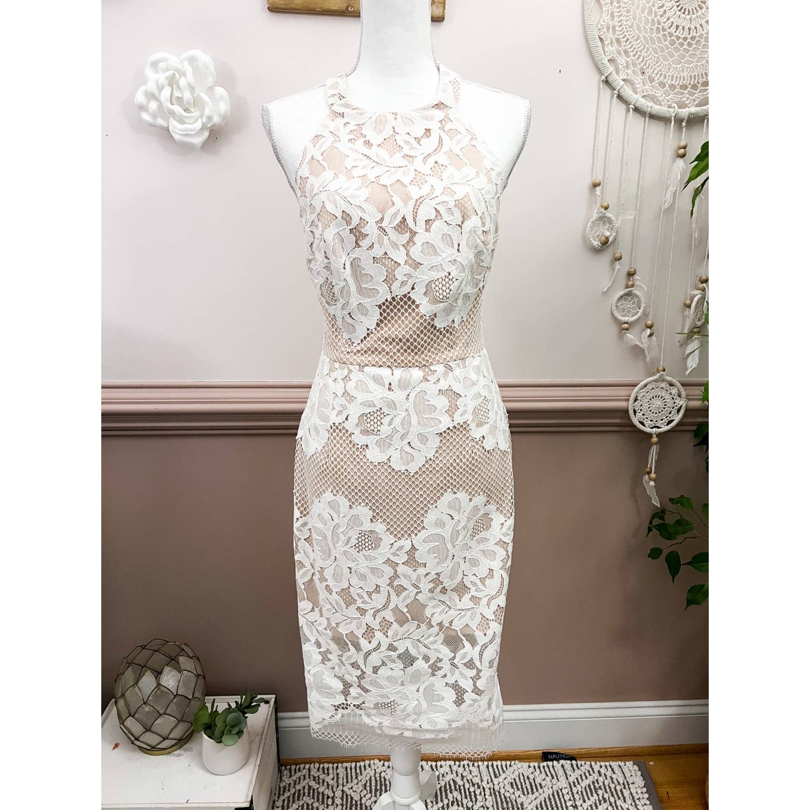 Intermix Kinglsey Lace Overlay Sleeveless Dress NWT Size Small