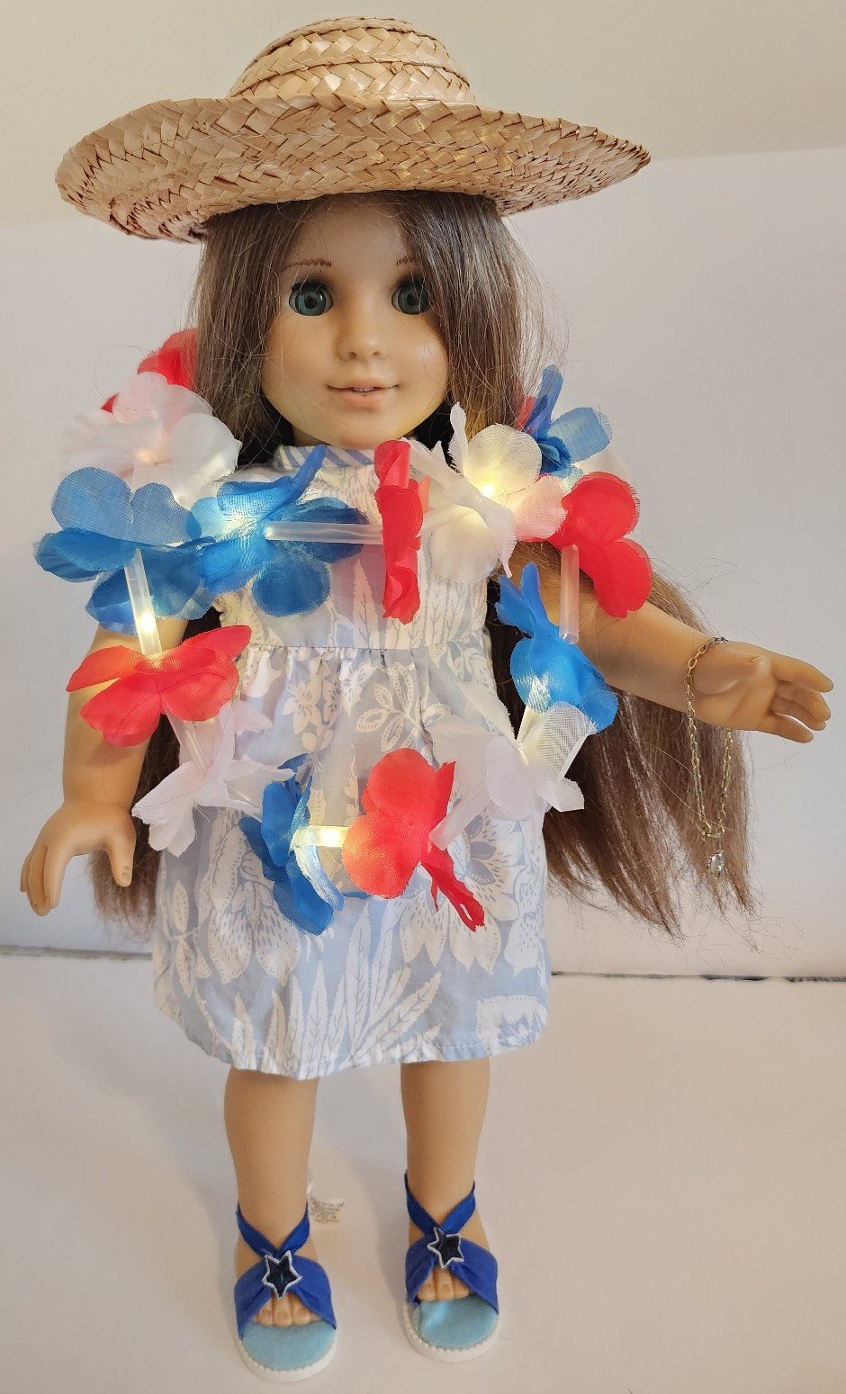 4Th Of July In Hawaii 2011 American Girl Doll 18 Brunette With Blue Eyes