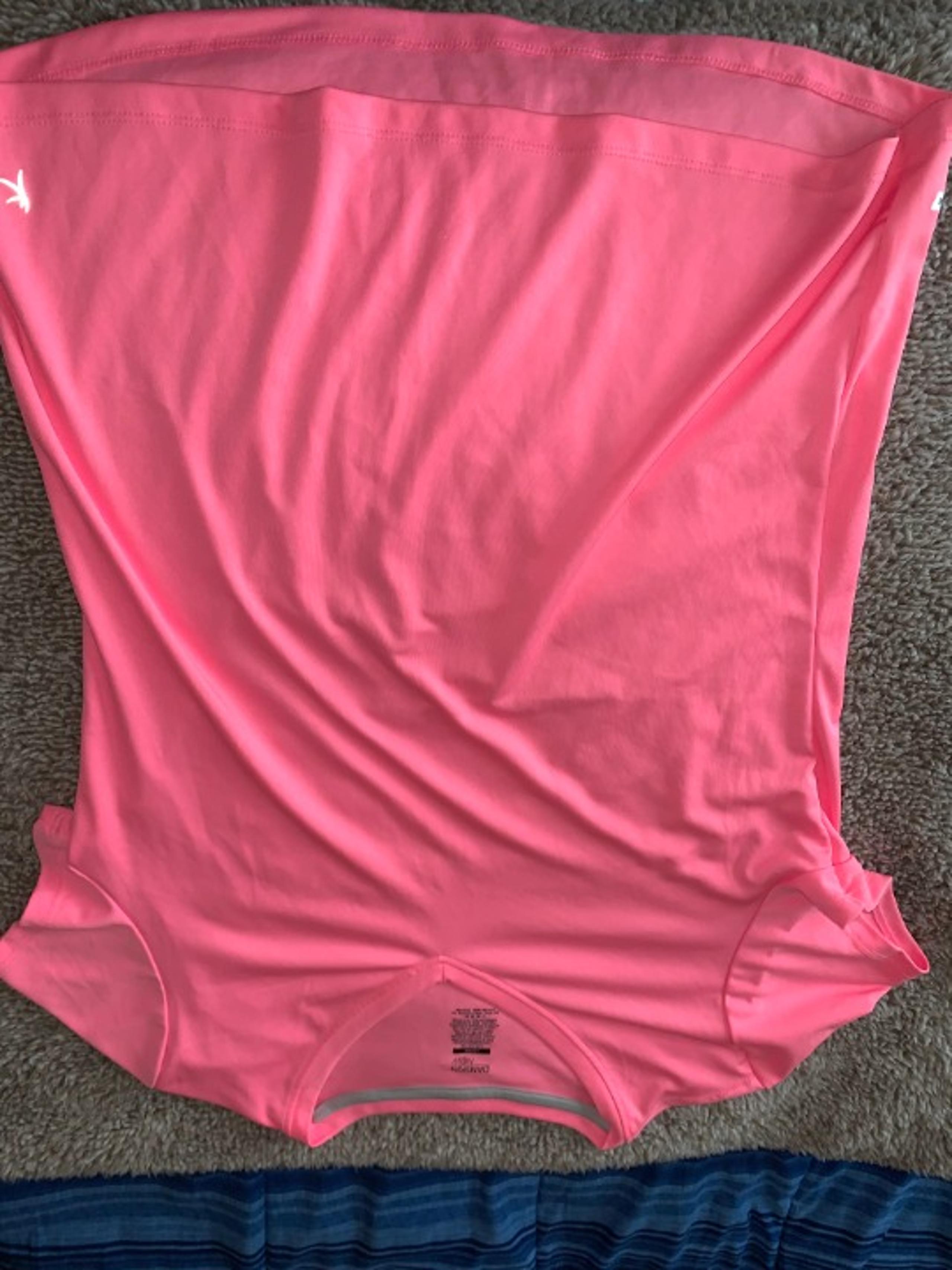 Danskin Active V-Neck