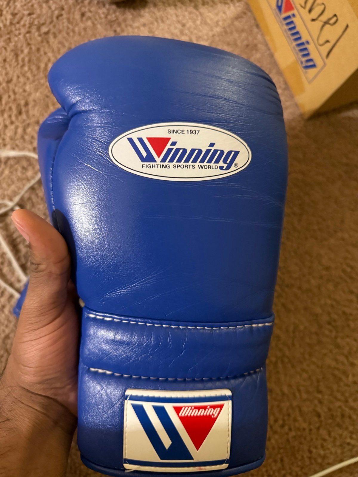 Winning boxing glove 14oz