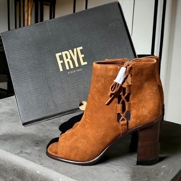 NEW w/box Frye Amy Side Ghillie Nutmeg Brown Suede Peep Toe Ankle Boots 7.5