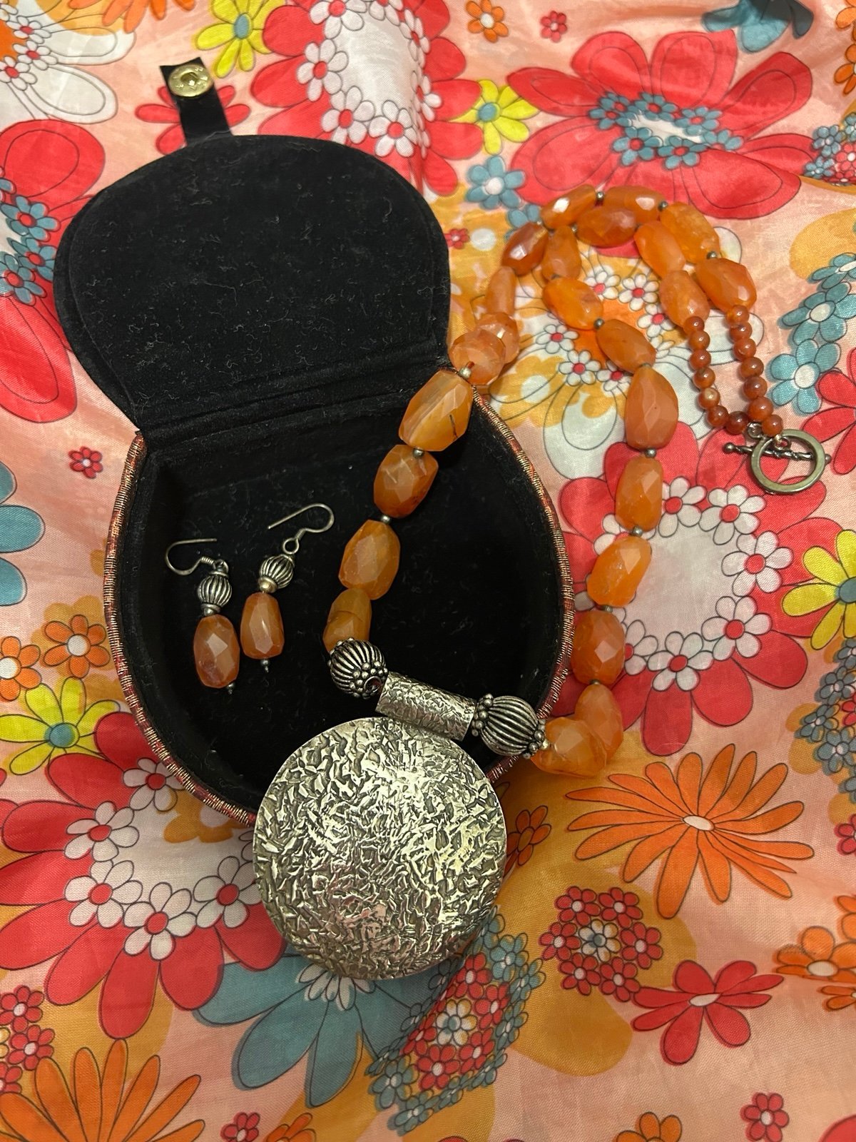 Vintage Antique Embossed Bohemian Tibetan Sterling Silver Carnelian Jewlery