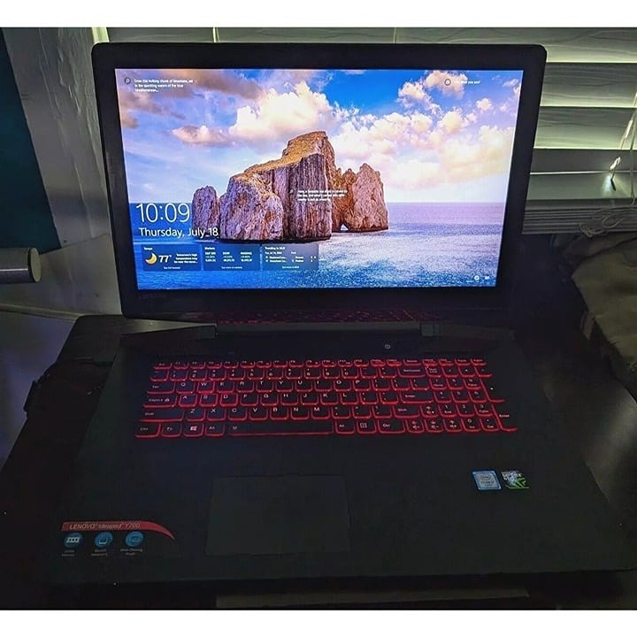 Lenovo Ideapad Y700 Core i7, 17 Gaming (16GB RAM, 500GB SSD + 1TB SSD) GTX 960M