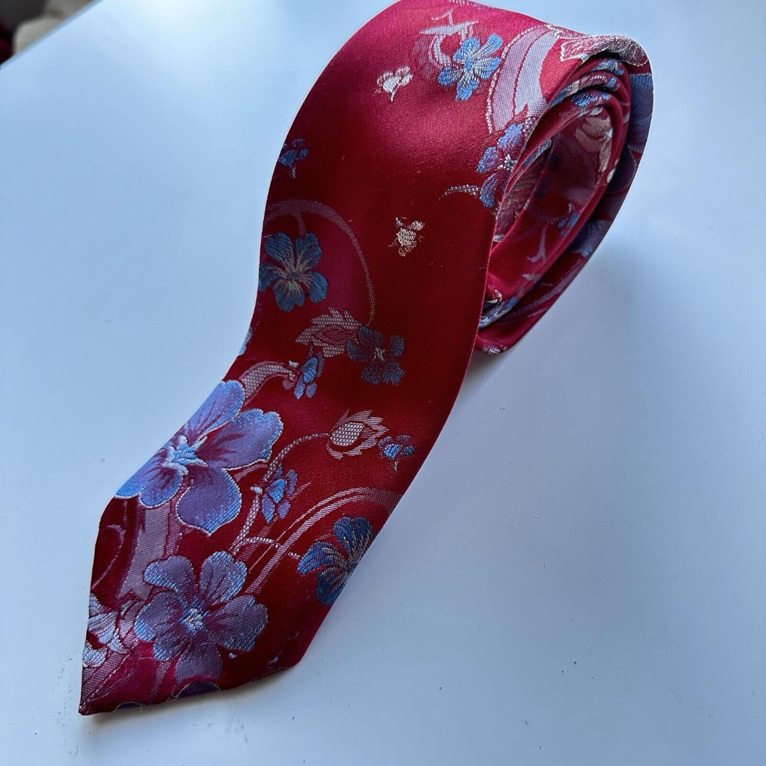 Vintage Wembley Men's Necktie Made in USA Red Floral