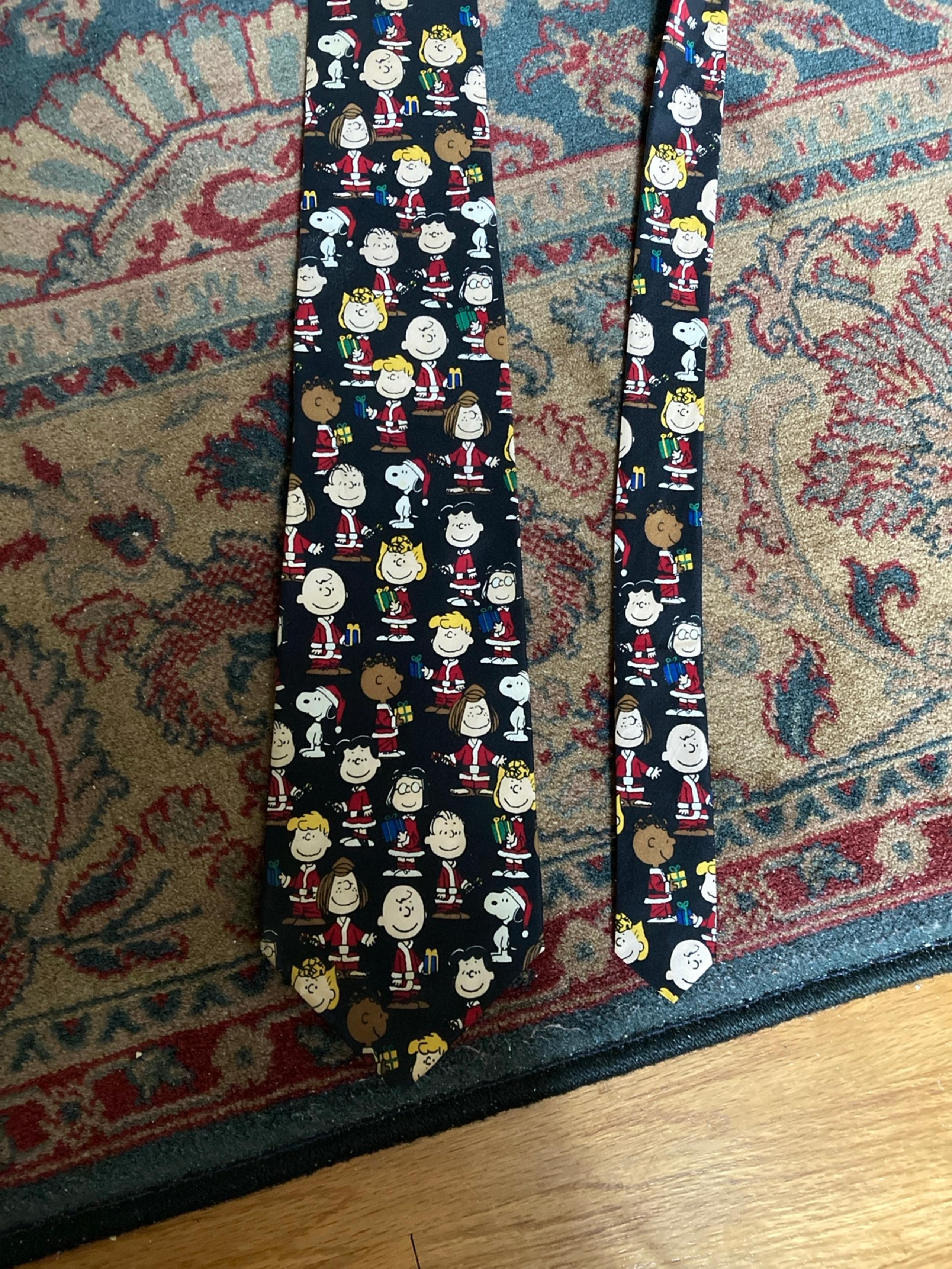 Men's Peanuts Santa's Little Helpers Silk Neck Tie, Christmas Peanuts Gang