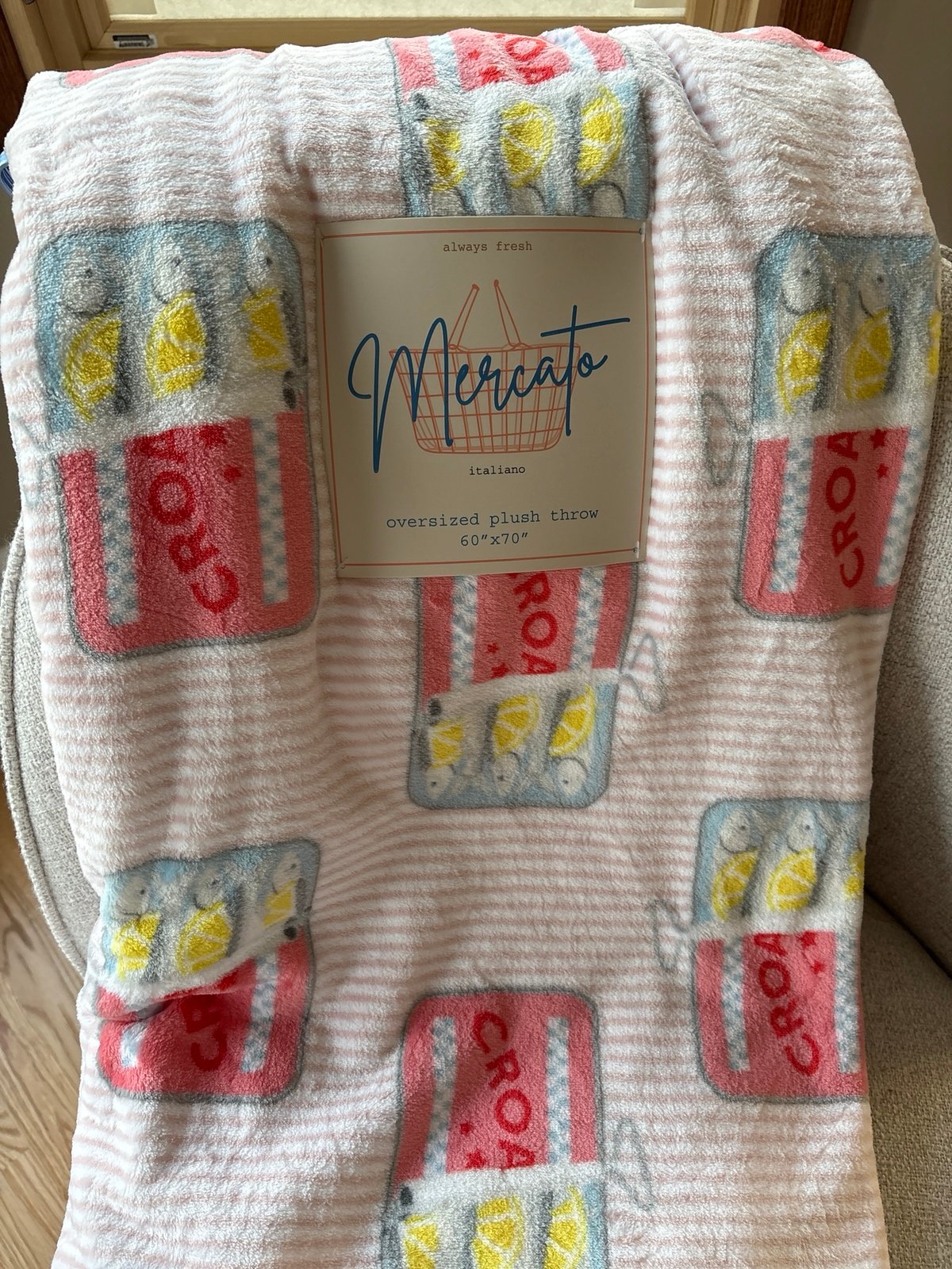 Sardines throw in pink Italian made.