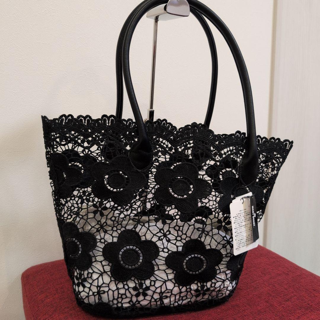 【Brand New】Mary Quant Daisy Lace Scallop Tote (Black)