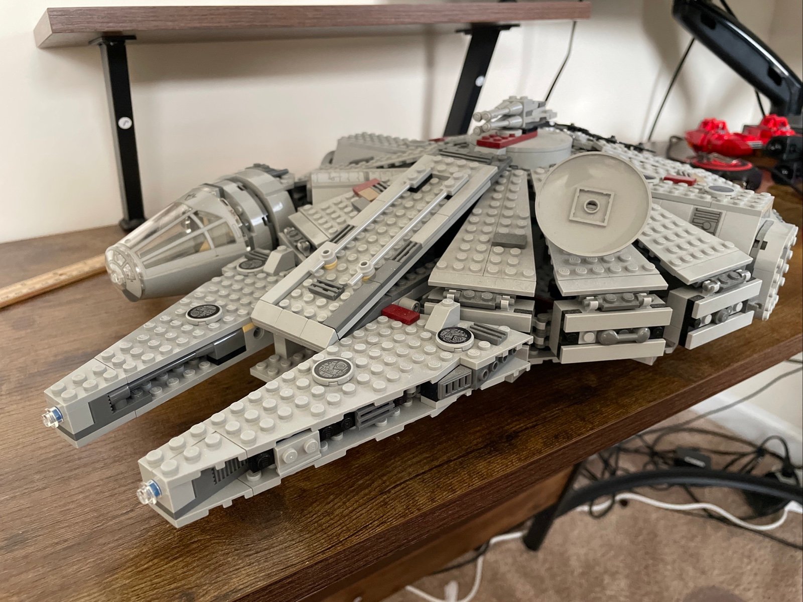 LEGO Star Wars: Millennium Falcon (7965) no minifigs