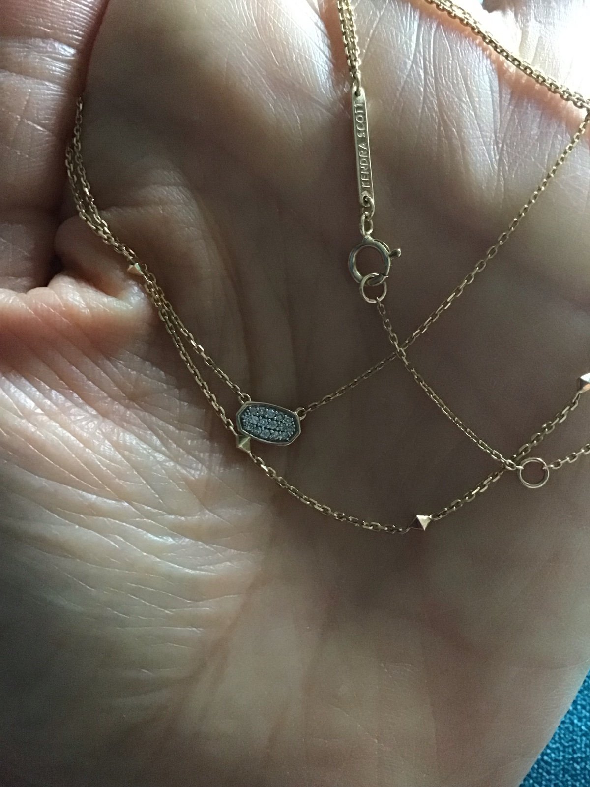 Kendra Scott necklace