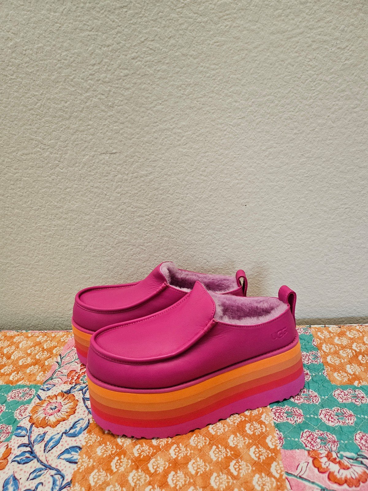 URSeen Platform slippers UGG