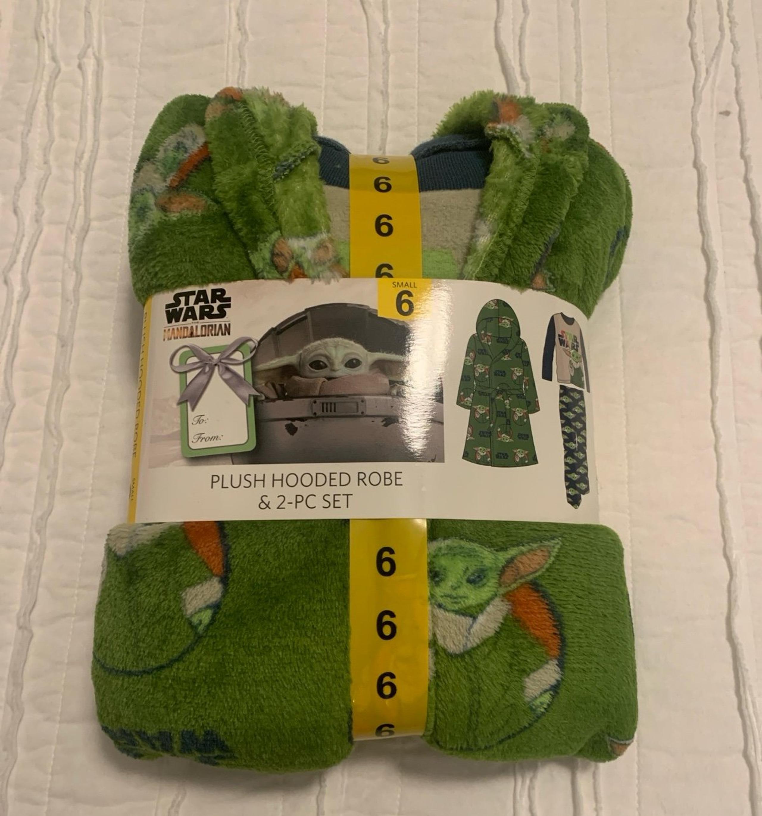 NWT Boys robe and pajama set size 6