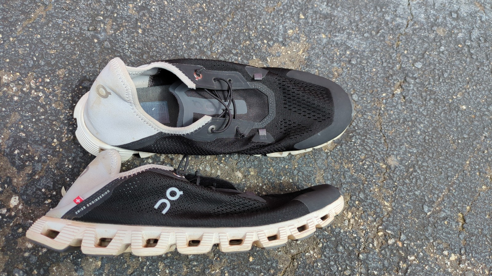 On Cloud Black and Ash Athletic Running Shoes Size 11