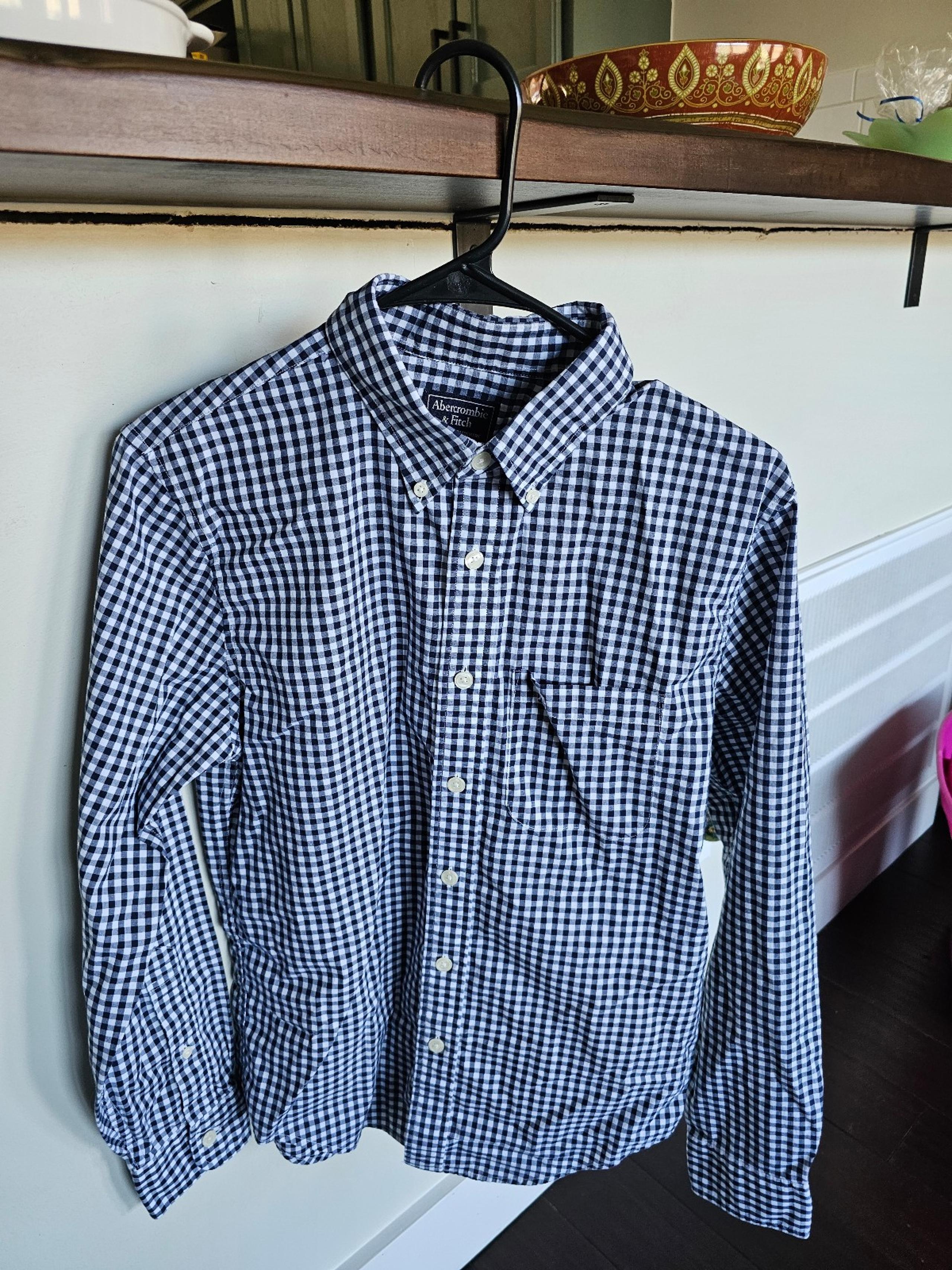 Abercrombie and Fitch Men's Button Front S