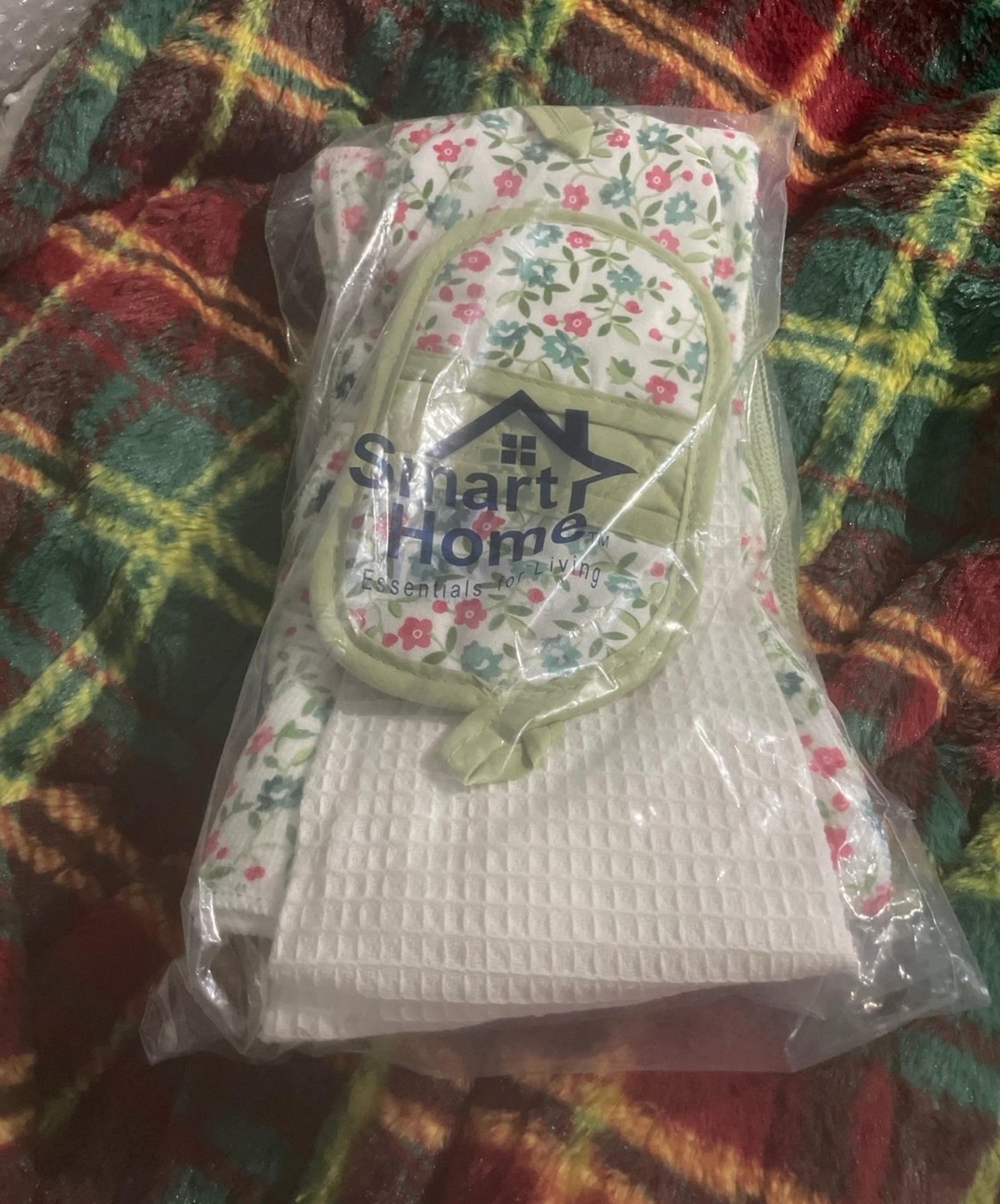 Country Flowers Kitchen Towels and Oven Mitt Set