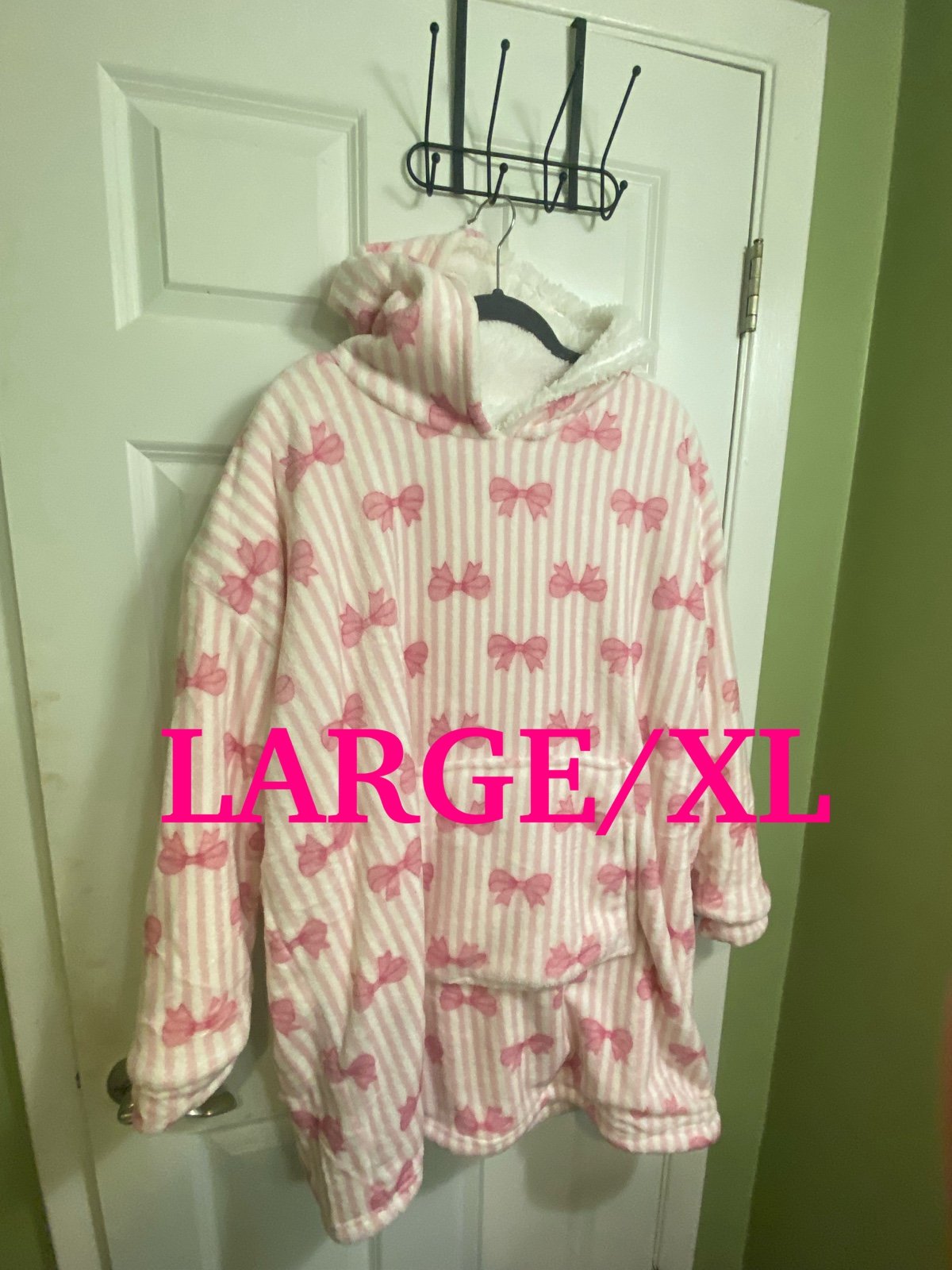 Grumpy and Gorgeous PINK BOW wearable blanket SIZE L/XL