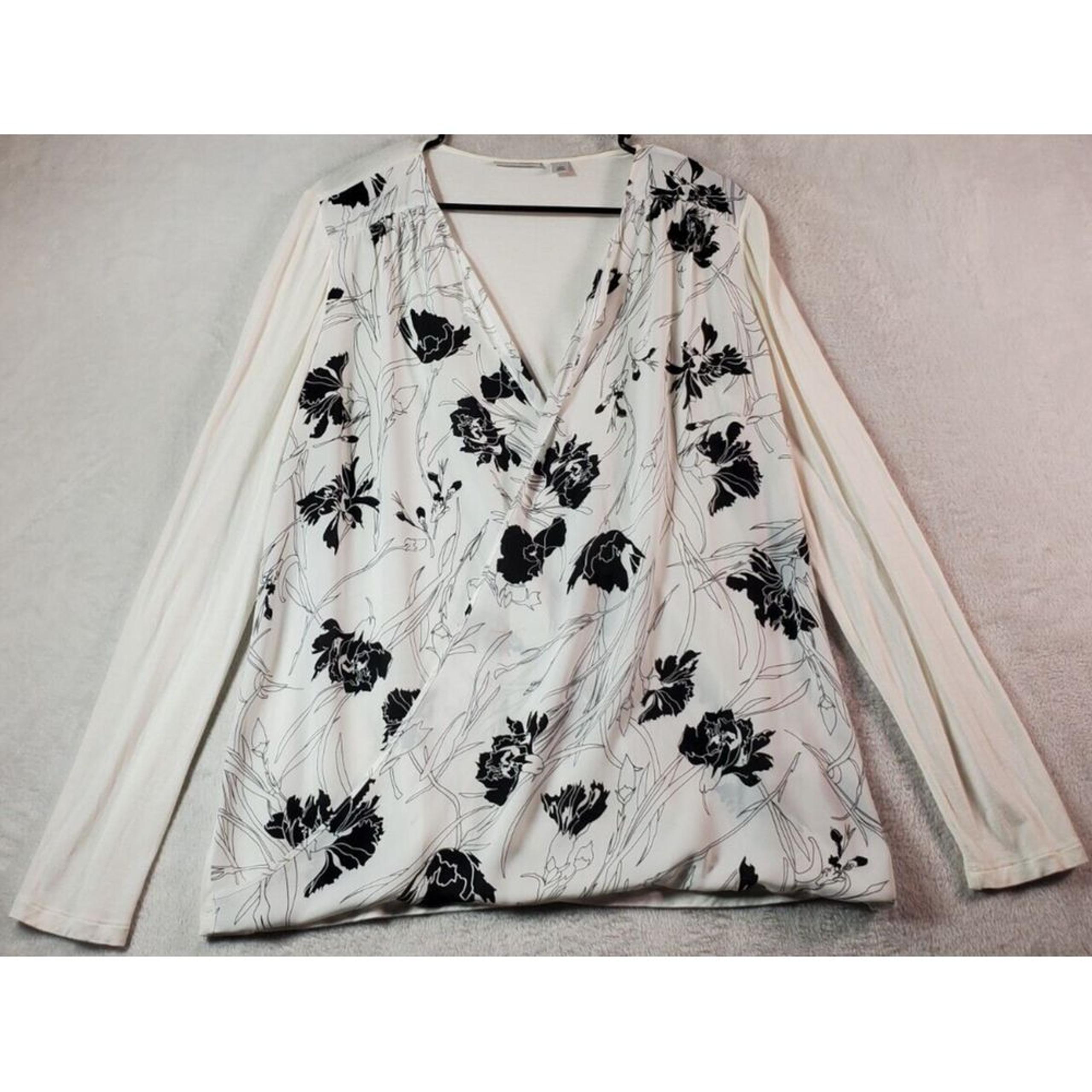 Halogen Blouse Top Womens Large Black White Floral Knit Long Sleeve Wrap V Neck