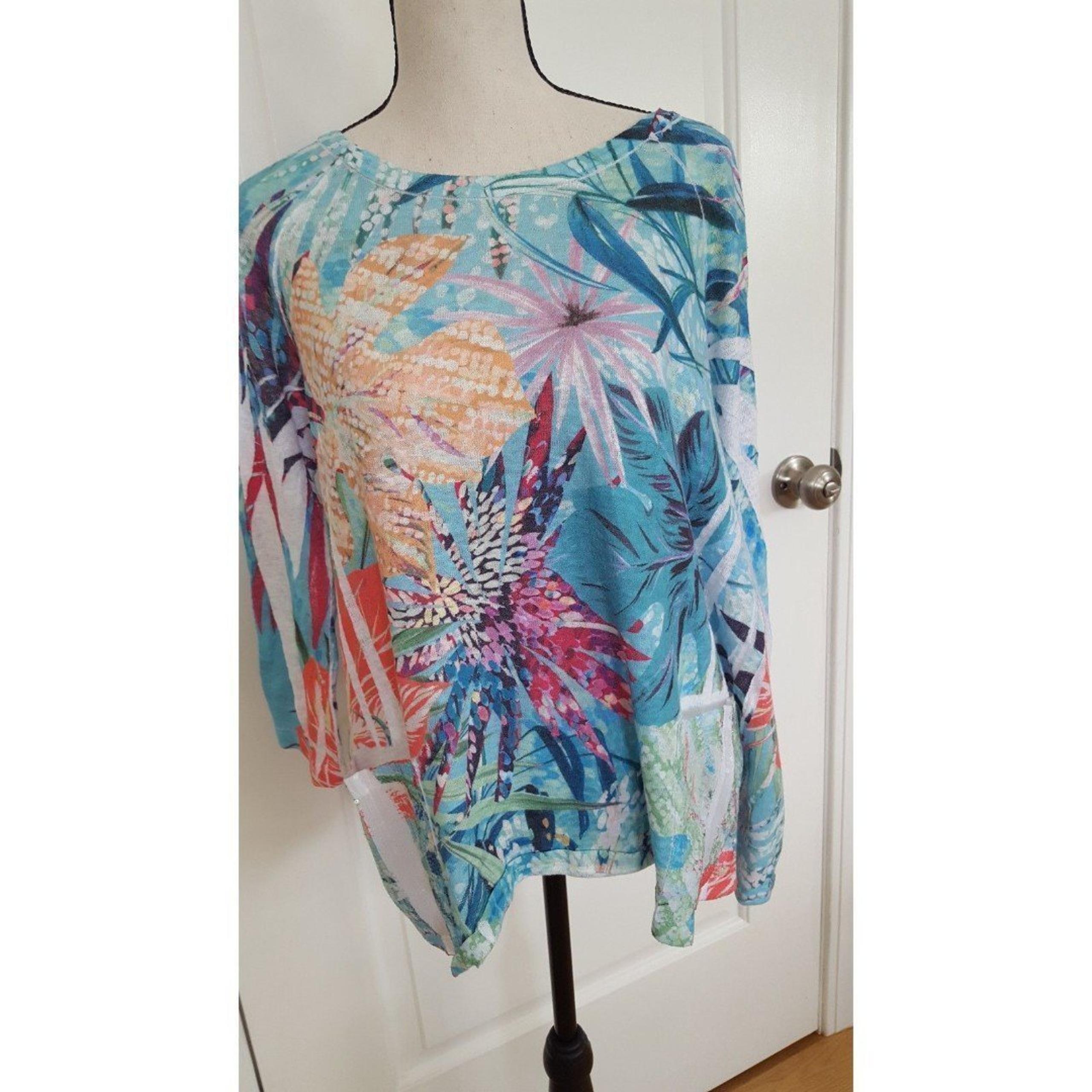 Impulse Women's Tropical Printed Sweater/Top with embellished pockets, Size Med