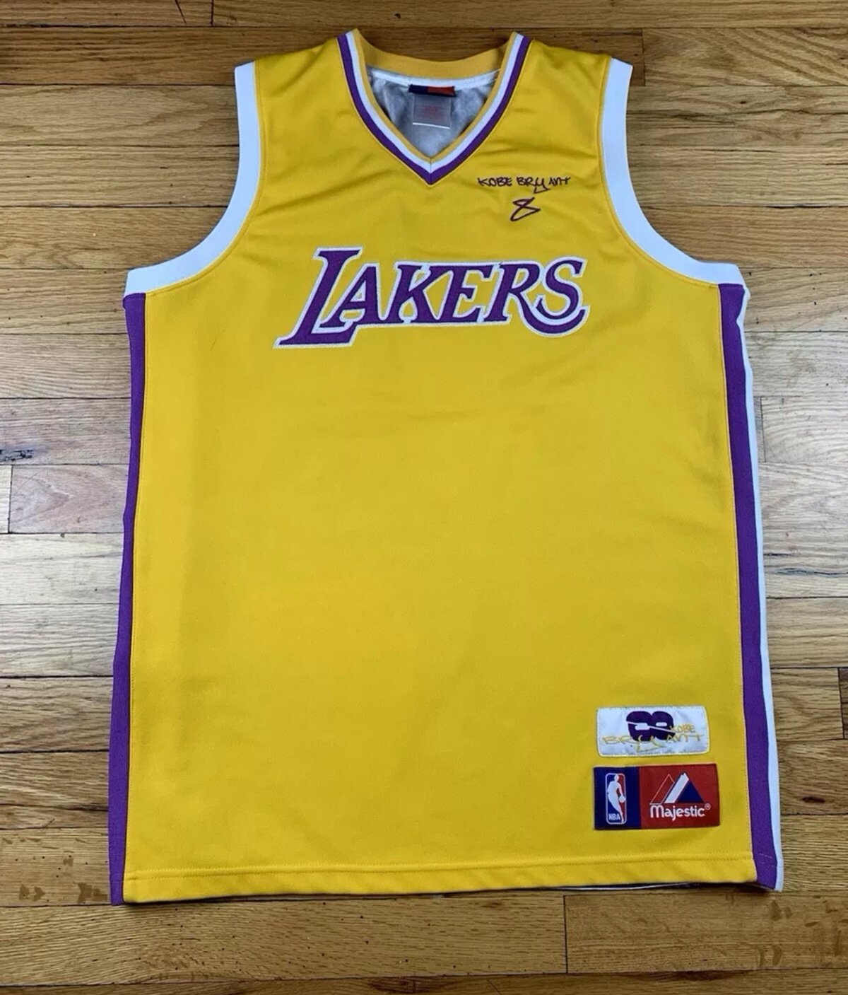 Vintage Kobe Bryant #8 Los Angeles Lakers Majestic Jersey Youth size 18-20 (XL)