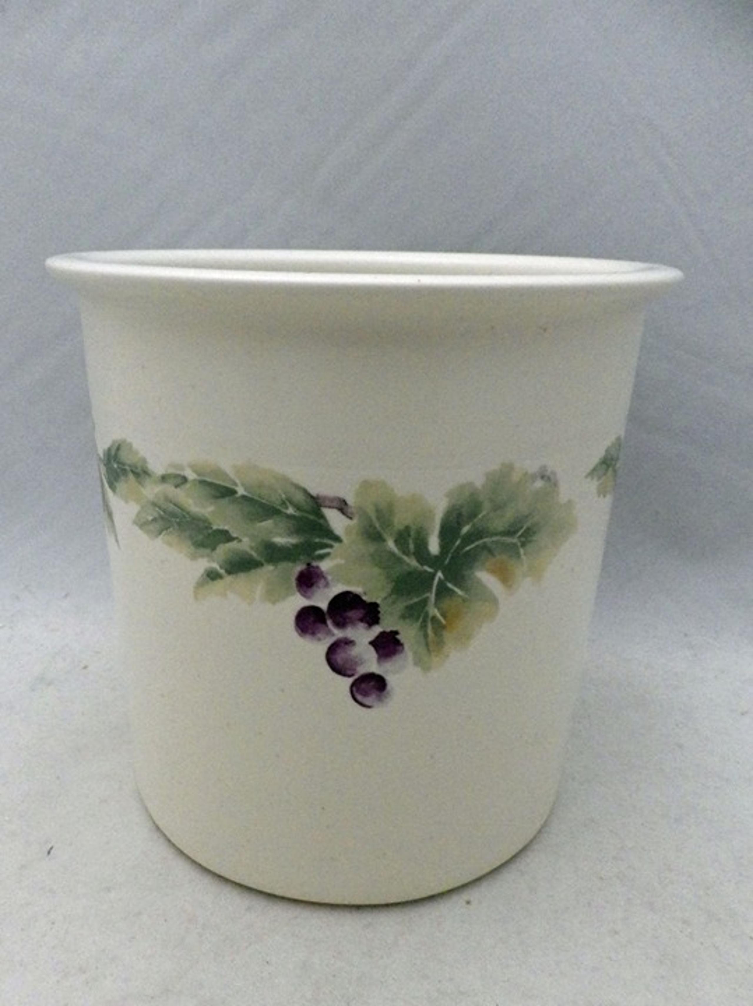 Pfaltzgraff Jamberry pattern - Utensil Crock/Utensil Holder - 6 1/4" - USA - EUC