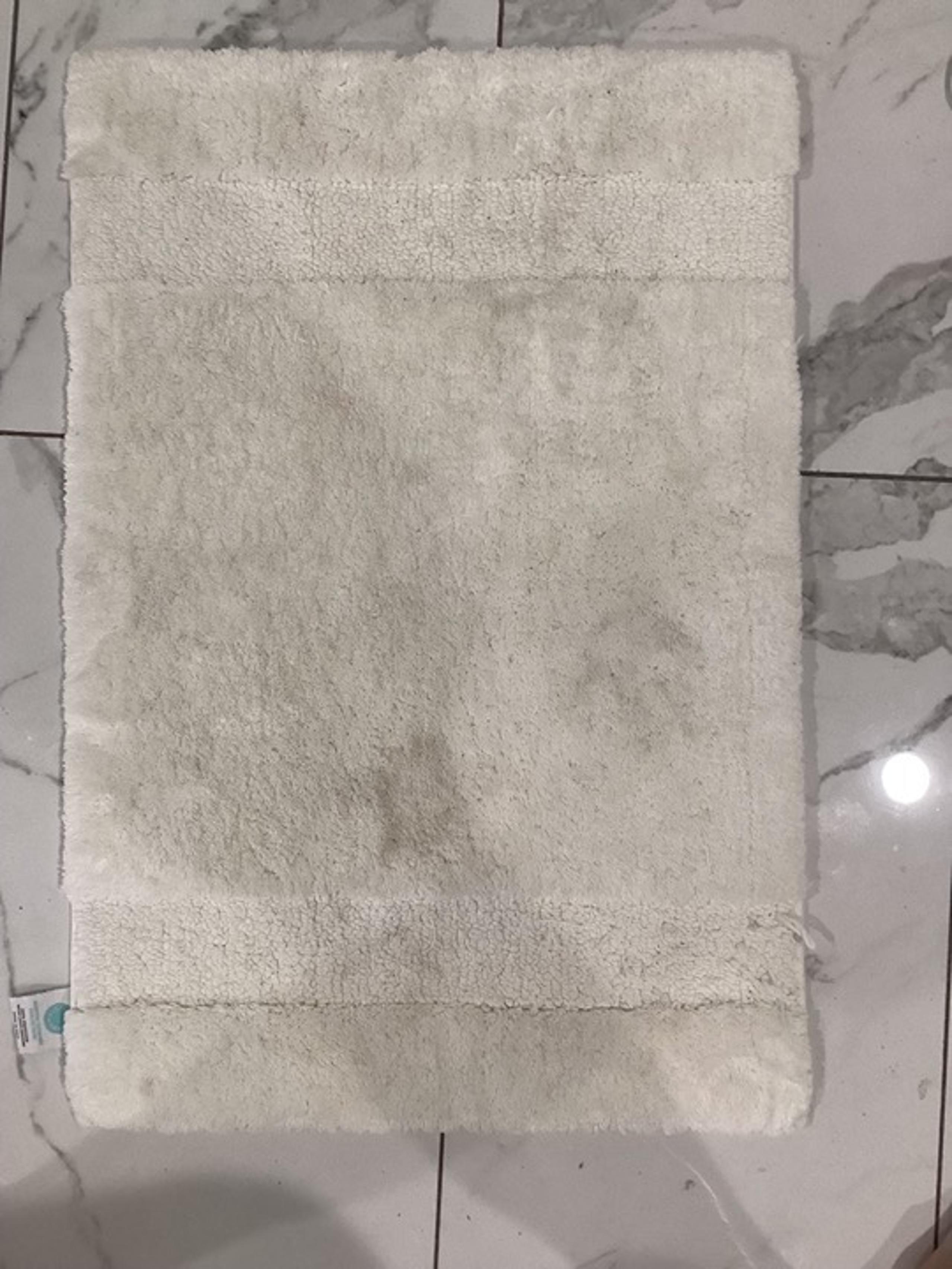 Martha Stewart Collection White Bath Rug, 26”x17"