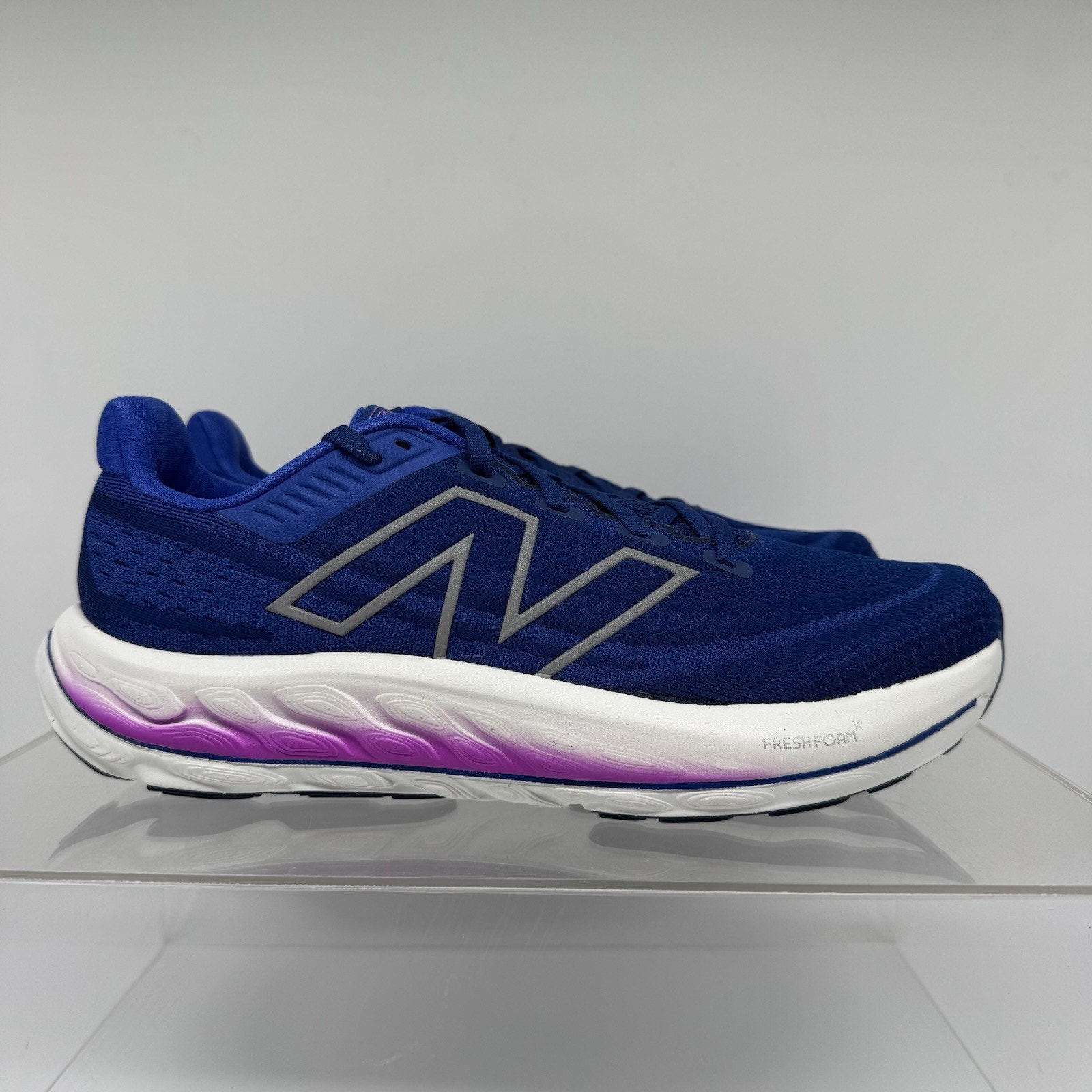 Brand New Women’s New Balance Fresh Foam Vongo V6 WVNGOLB6 Blue Pink Size 8