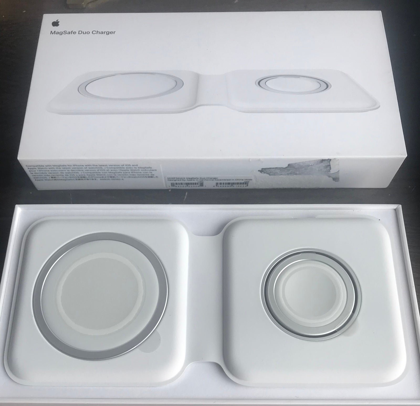 MagSafe Duo Charger 美品 Amazon.com: Apple MagSafe Duo - Wireless Charger with Fast