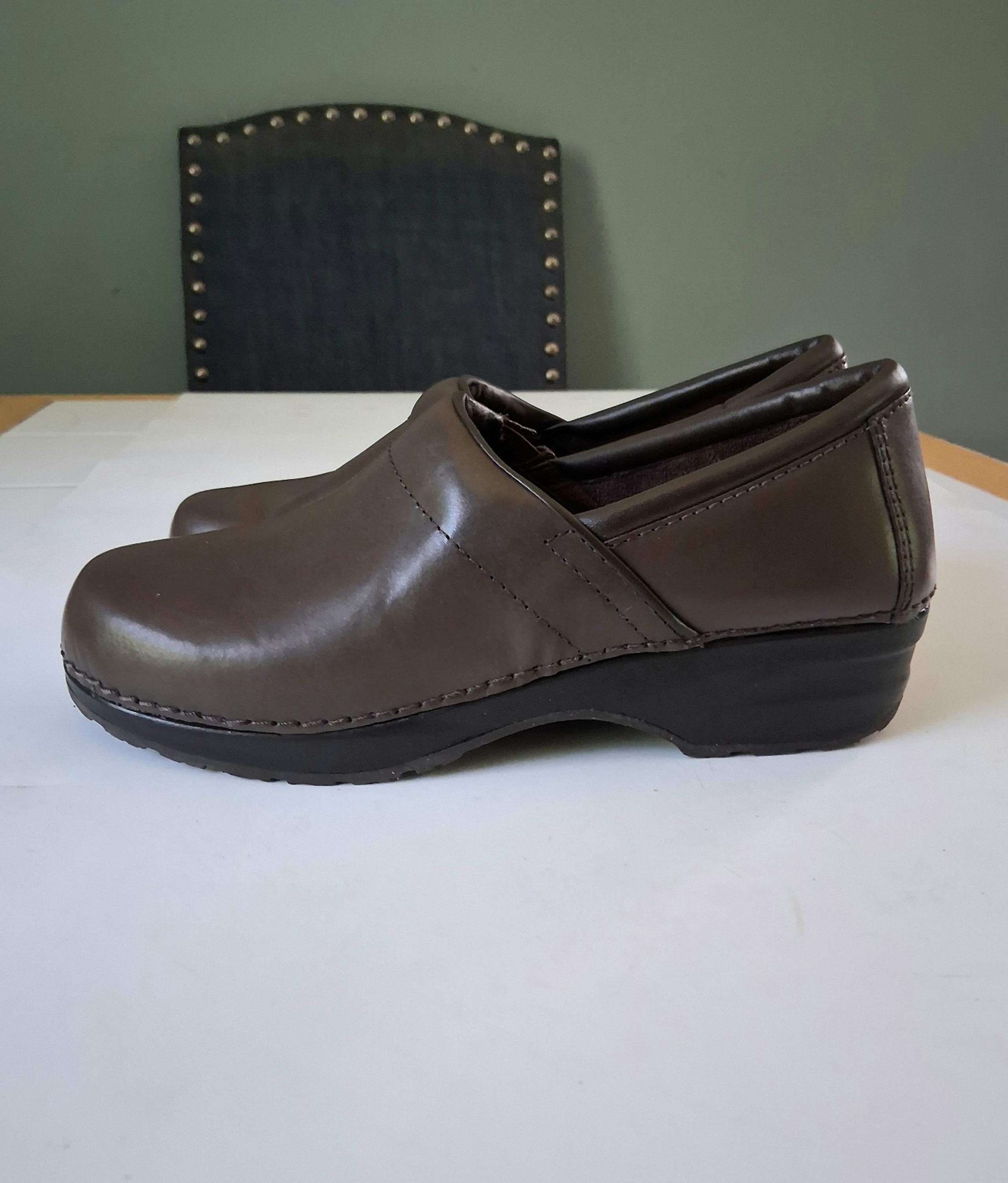 L.L Bean B Clogs Brown Leather Slip On Mules Comfort Shoes Womens 7.5 Nice! - L.L. Bean
