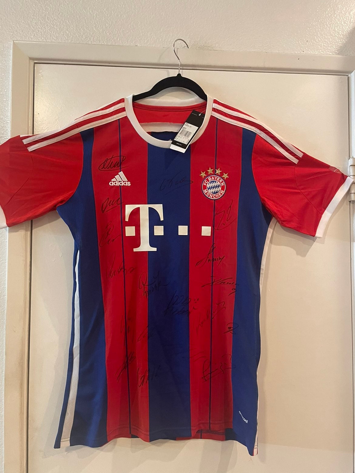 BAYERN MUNICH JERSEY SIGNED