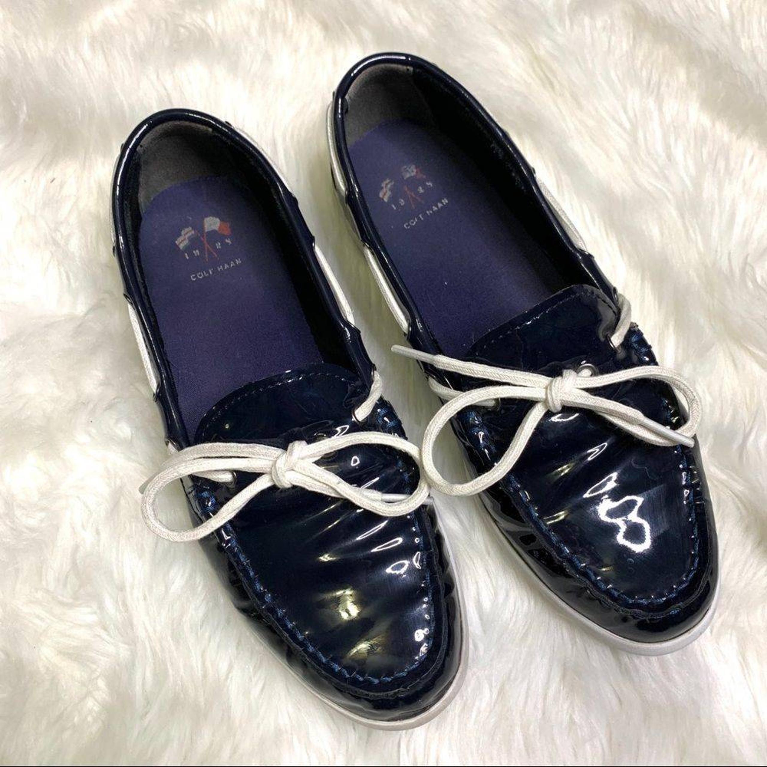 Cole Haan navy blue/white patent loafers