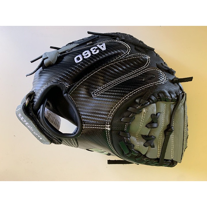 Wilson A360 Baseball Catchers Mitt Glove Black 31.5” Right Hand Throw RHT New