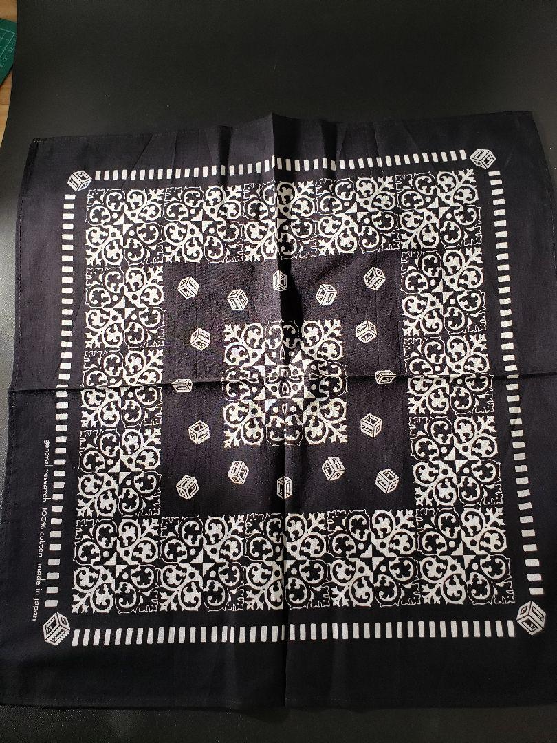 General Research Vintage Pattern Bandana Mountain Research Black