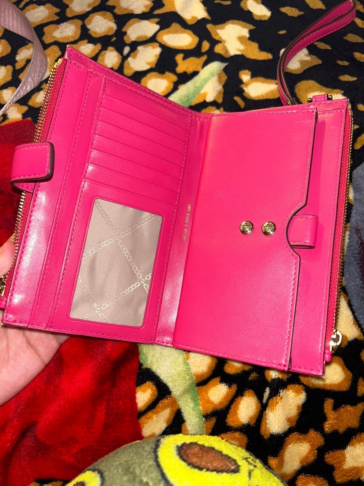 Shops Michael Kors Signature Jet Set Double Zip Wrislet