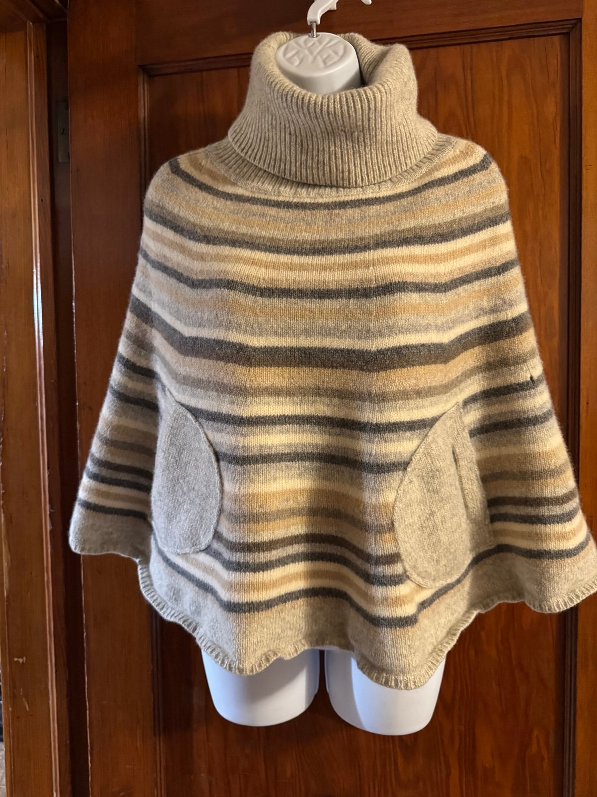 Lambs wool Poncho