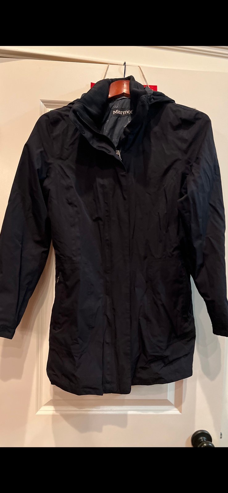 Marmot Women’s minimalist black winter jacket, medium