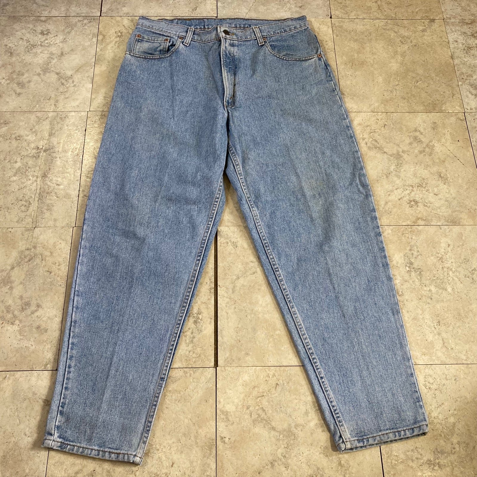 Vintage Levi's 560XX Loose Fit Tapered Legs Light Blue Wash Size 36x30
