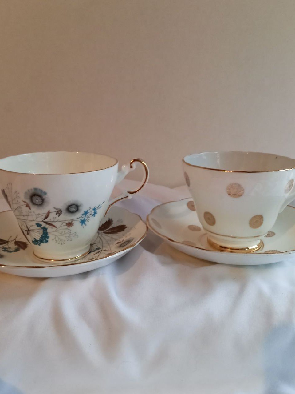 PAIR OF REGENCY CUP AND SAUCER SETS