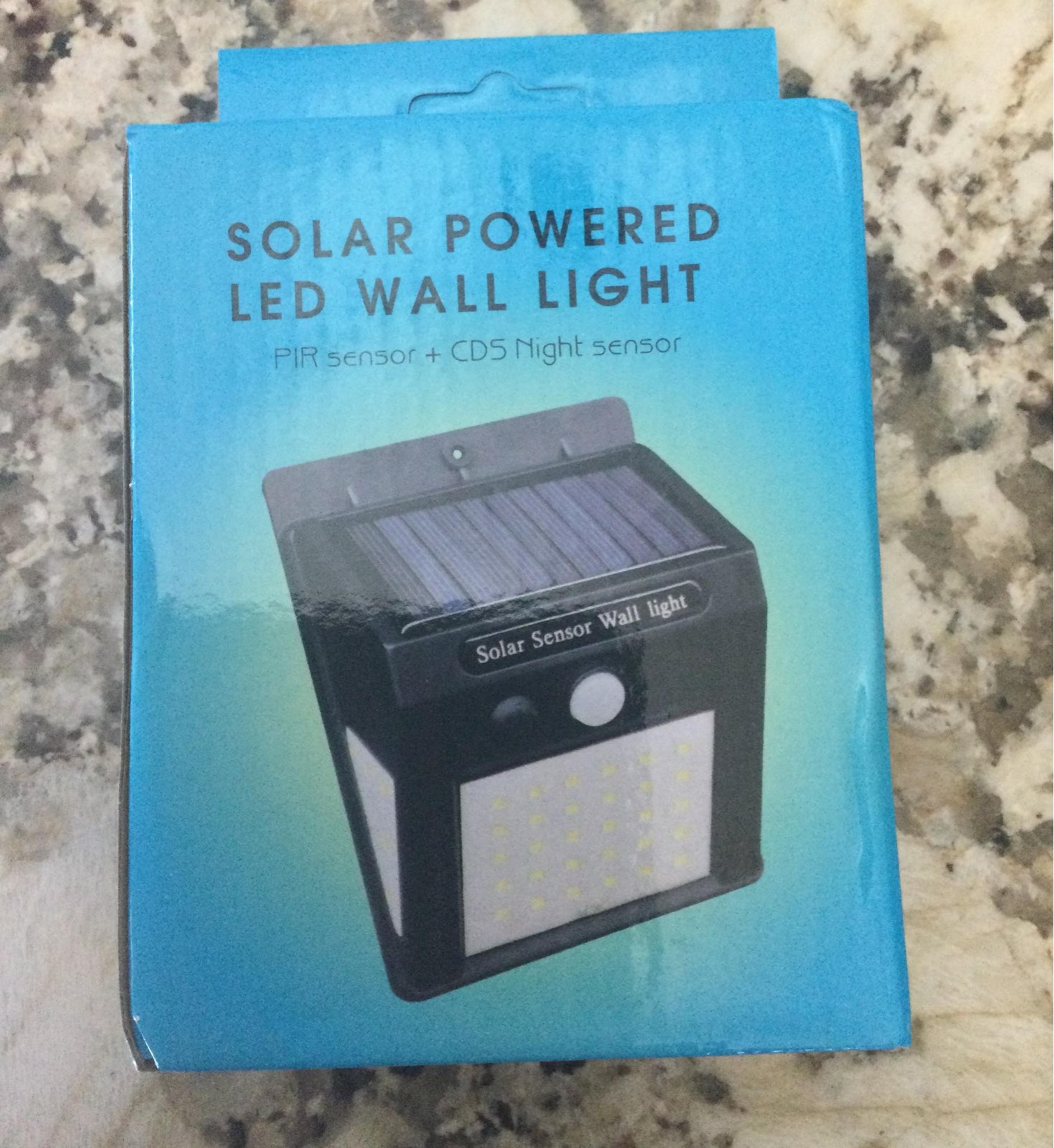 POWERED LED WALL LIGHTS - Solar