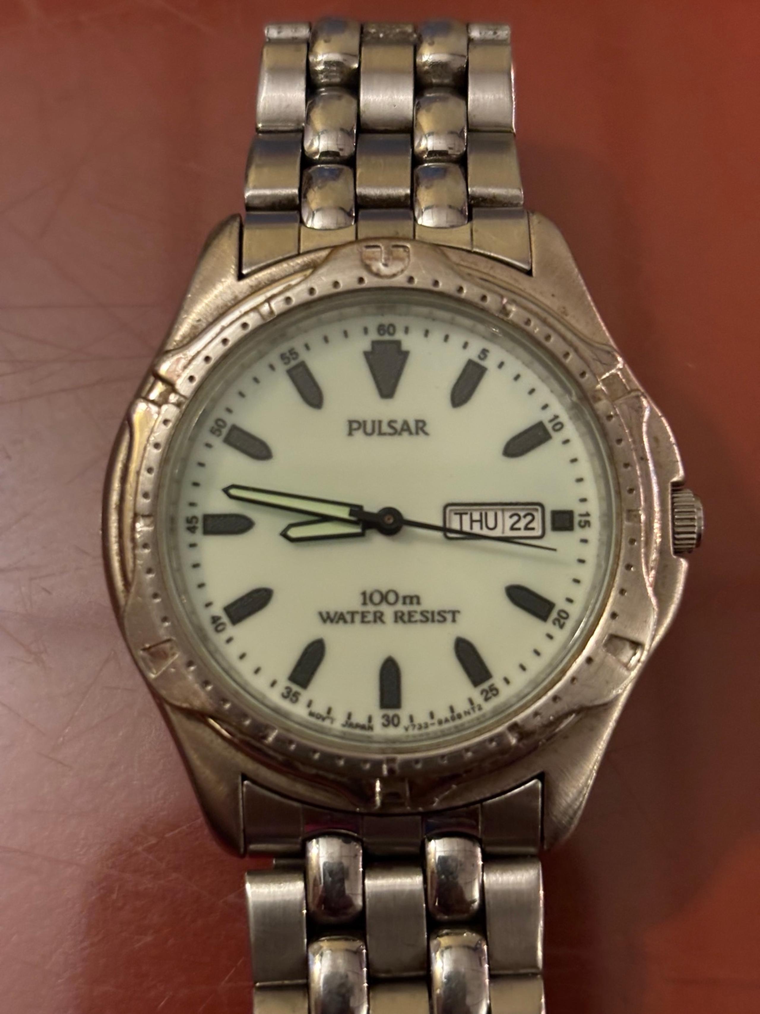 Vintage Pulsar Quartz Watch V733-9A30 Men 100m Silver Day Date Needs Batt