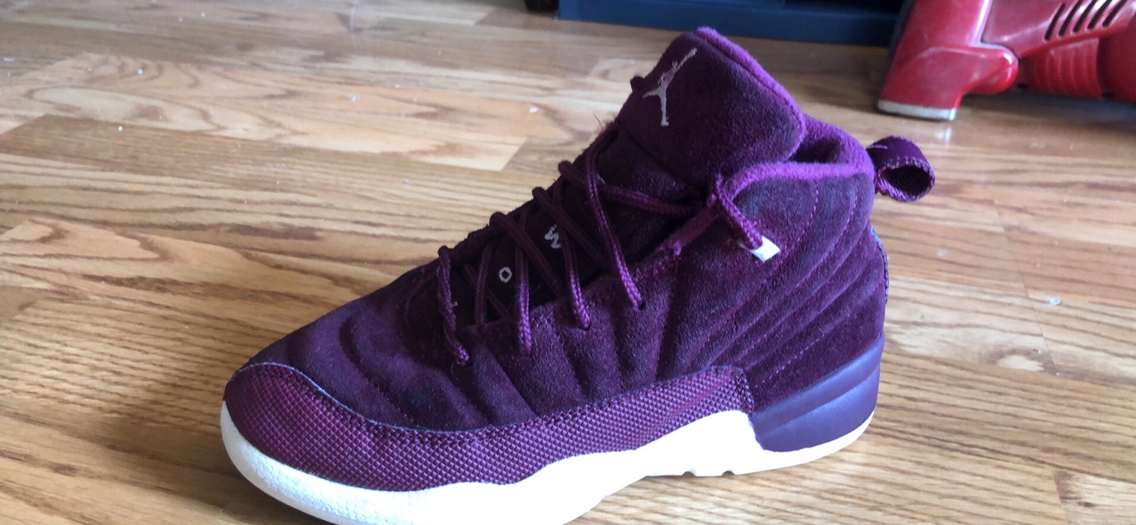 Air Jordan 12 Velvet